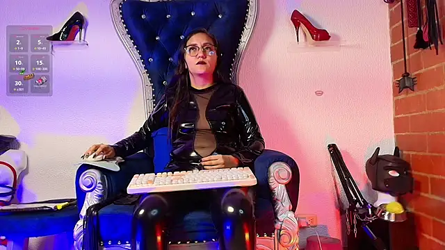 abbymora online show from November 2025 07:56:02 PM