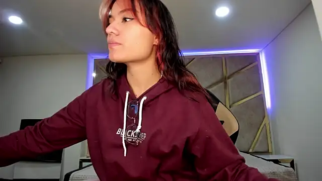 Snapshot of nahia_low chatting on February 2025 03:36:02 AM nahia low online show from February 2025 03:36:02 AM