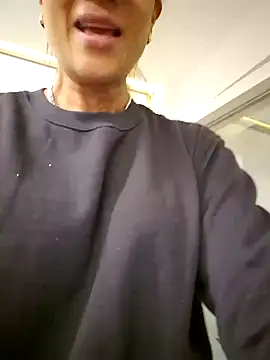 Snapshot of Allana_Squirt chatting on February 2025 08:19:01 PM Allana Squirt online show from February 2025 08:19:01 PM