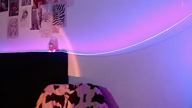 Coralinnee  online show from February 2025 04:31:02 AM