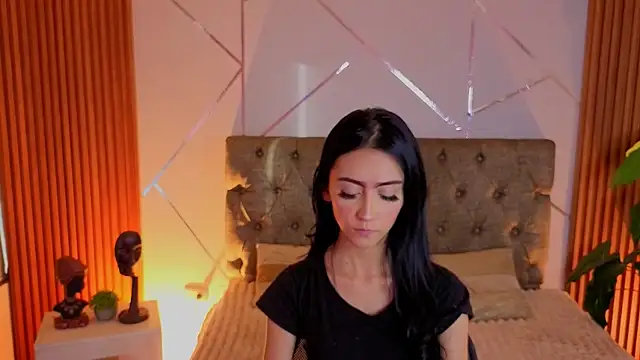 Snapshot of Coralinnee_ chatting on July 2026 10:03:01 PM Coralinnee online show from July 2026 10:03:01 PM