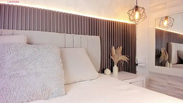 SHANONCLARK online show from November 2025 07:14:01 PM