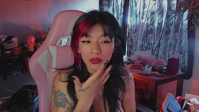 annie walker6 online show from November 2025 06:28:02 PM