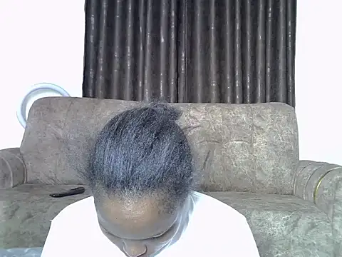 Snapshot of AurelAda chatting on December 2025 12:09:02 AM AurelAda online show from December 2025 12:09:02 AM