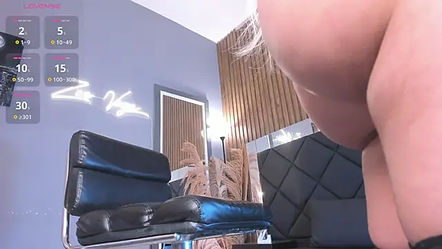 Zoevegass online show from February 2025 05:41:02 PM