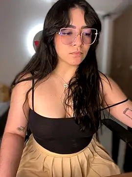 Lia flowers online show from November 2025 12:24:02 AM