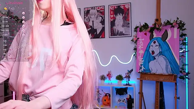 HolliWould  online show from September 2025 06:00:01 PM