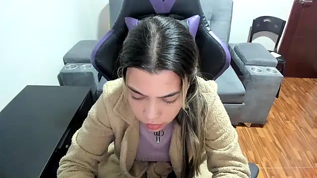 Snapshot of LuisaReyes_2911 chatting on March 2025 02:36:02 AM LuisaReyes 2911 online show from March 2025 02:36:02 AM