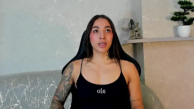 Snapshot of KAYLA_BATISTA chatting on July 2026 03:05:01 PM KAYLA BATISTA online show from July 2026 03:05:01 PM