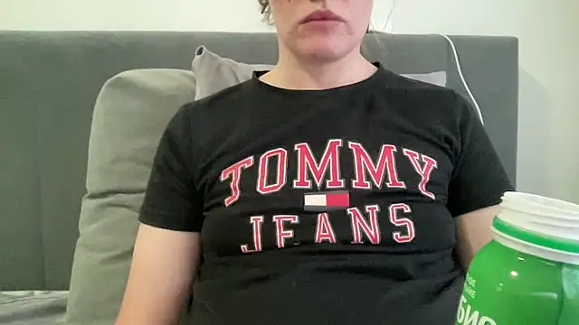 vanessa4you online show from October 2025 04:00:02 AM