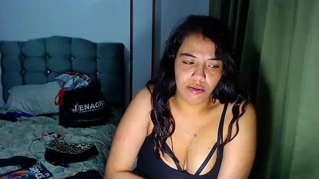 Snapshot of AmaraRoberts420 chatting on January 2026 05:11:01 AM AmaraRoberts420 online show from January 2026 05:11:01 AM
