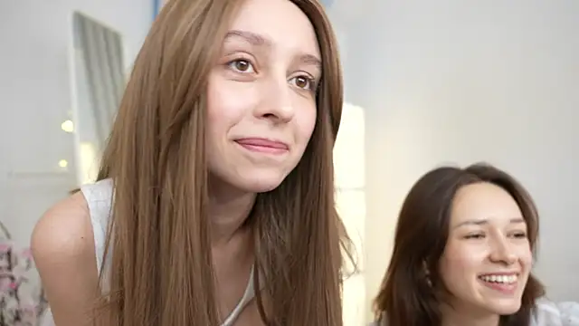 Snapshot of VivianLy_ chatting on December 2024 09:50:02 AM VivianLy online show from December 2024 09:50:02 AM