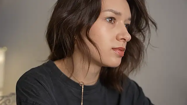 Snapshot of VivianLy_ chatting on January 2025 08:44:02 AM VivianLy online show from January 2025 08:44:02 AM