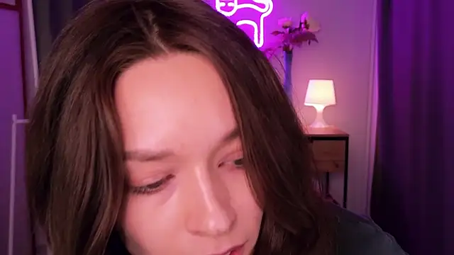 Snapshot of VivianLy_ chatting on February 2025 12:32:02 PM VivianLy online show from February 2025 12:32:02 PM