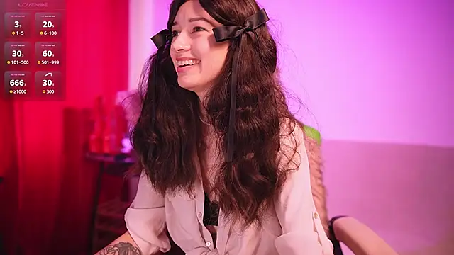 VivianLy  online show from June 2026 10:20:01 AM