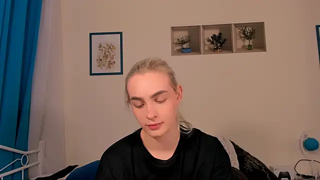 OliviaKisss online show from April 2026 07:18:01 PM