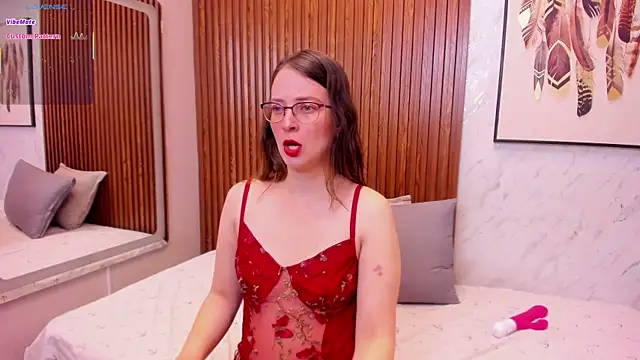 AmbeerWood  online show from December 2025 02:25:01 PM