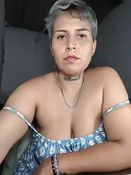 Yessi rousse online show from May 2026 01:02:04 AM