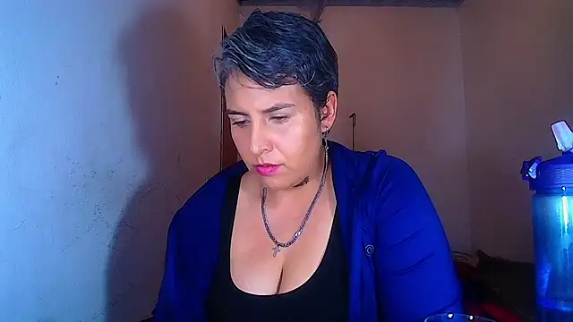 Snapshot of Yessi_rousse chatting on July 2026 01:00:01 AM Yessi rousse online show from July 2026 01:00:01 AM