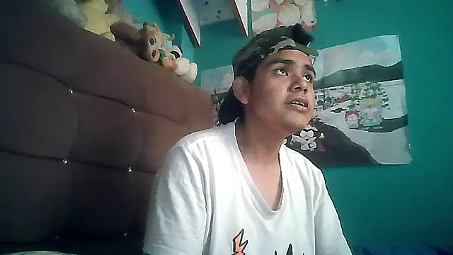 Snapshot of Valesh20 chatting on October 2025 09:26:02 PM Valesh20 online show from October 2025 09:26:02 PM