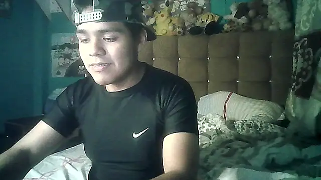 Snapshot of Valesh20 chatting on November 2025 04:14:01 AM Valesh20 online show from November 2025 04:14:01 AM