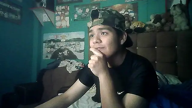 Snapshot of Valesh20 chatting on November 2025 01:11:01 AM Valesh20 online show from November 2025 01:11:01 AM