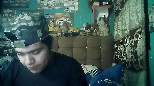 Snapshot of Valesh20 chatting on November 2025 02:32:02 AM Valesh20 online show from November 2025 02:32:02 AM