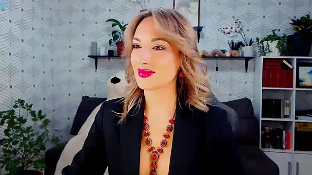 Snapshot of MillaXQueen chatting on November 2025 01:36:01 PM MillaXQueen online show from November 2025 01:36:01 PM