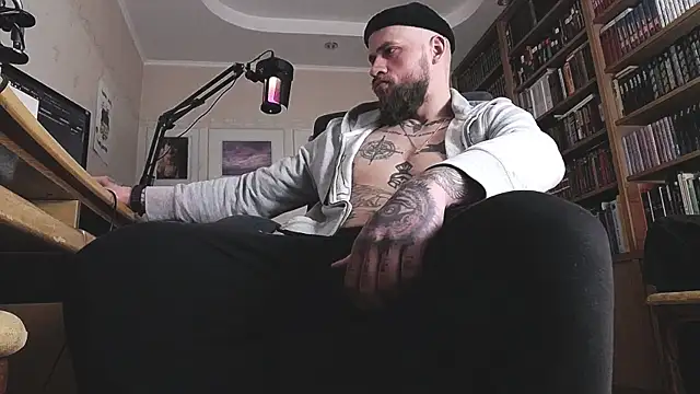 Snapshot of FindomJason chatting on April 2026 01:42:02 PM FindomJason online show from April 2026 01:42:02 PM