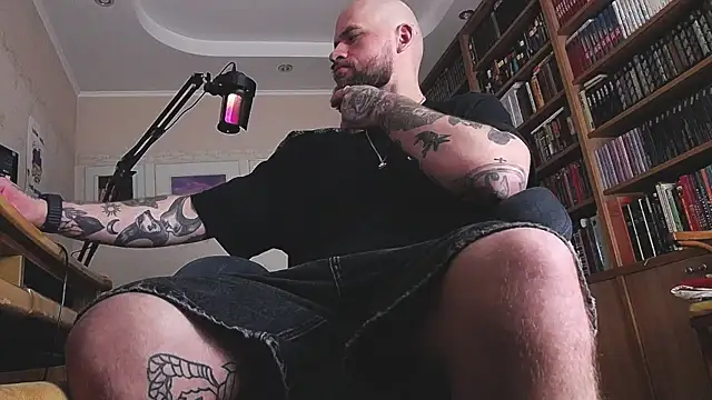 Snapshot of FindomJason chatting on June 2026 10:43:02 AM FindomJason online show from June 2026 10:43:02 AM