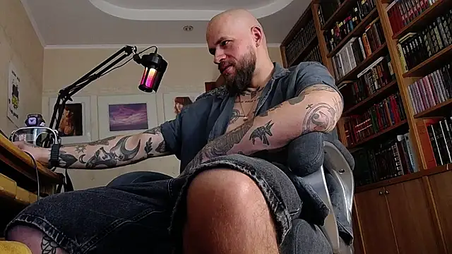 Snapshot of FindomJason chatting on June 2026 11:09:02 AM FindomJason online show from June 2026 11:09:02 AM