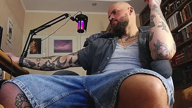 Snapshot of FindomJason chatting on July 2026 10:25:01 AM FindomJason online show from July 2026 10:25:01 AM