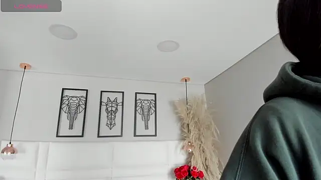 Rebeca jones online show from November 2025 12:05:01 PM