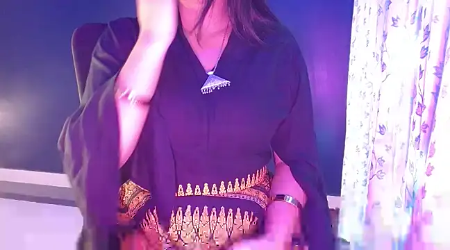 janifer001 online show from December 2024 01:03:02 AM