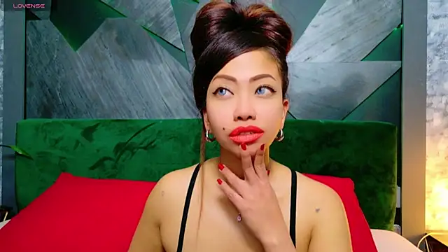 Snapshot of ElyaQuinn chatting on January 2025 03:09:02 PM ElyaQuinn online show from January 2025 03:09:02 PM