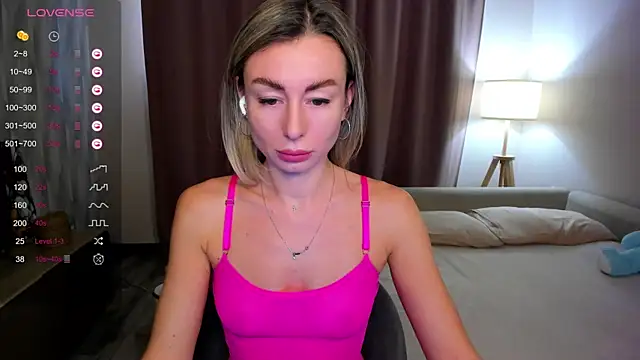 Snapshot of DannaEvan chatting on January 2025 03:33:01 AM DannaEvan online show from January 2025 03:33:01 AM