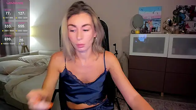 Snapshot of DannaEvan chatting on November 2025 03:17:01 AM DannaEvan online show from November 2025 03:17:01 AM