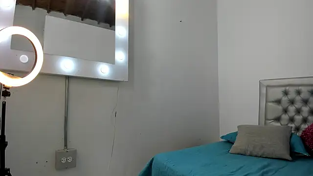 SEXXYLATINCOUPLE1 online show from November 2025 10:05:01 AM