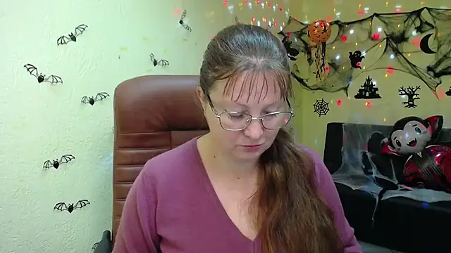 Snapshot of VanessaHotts chatting on October 2025 06:03:02 AM VanessaHotts online show from October 2025 06:03:02 AM