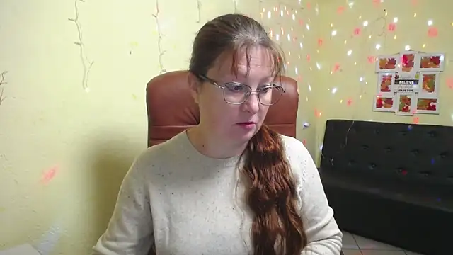 Snapshot of VanessaHotts chatting on November 2025 05:57:02 AM VanessaHotts online show from November 2025 05:57:02 AM