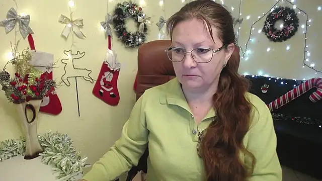 Snapshot of VanessaHotts chatting on December 2025 06:00:01 AM VanessaHotts online show from December 2025 06:00:01 AM