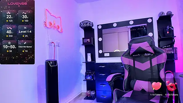 Snapshot of miss_kitty chatting on November 2025 12:24:01 AM miss kitty online show from November 2025 12:24:01 AM