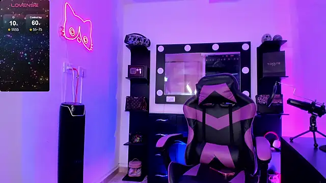 miss kitty online show from February 2026 12:55:01 AM