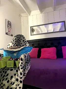 lonely shewolf online show from December 2025 04:16:01 PM