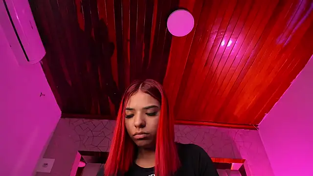 Snapshot of Emmily_Savage chatting on November 2025 11:42:02 AM Emmily Savage online show from November 2025 11:42:02 AM