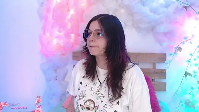 Snapshot of Mey_moon chatting on February 2025 09:18:02 PM Mey moon online show from February 2025 09:18:02 PM