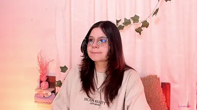 Snapshot of Mey_moon chatting on February 2025 03:56:02 PM Mey moon online show from February 2025 03:56:02 PM