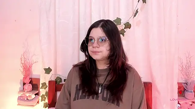 Snapshot of Mey_moon chatting on February 2025 03:38:01 PM Mey moon online show from February 2025 03:38:01 PM