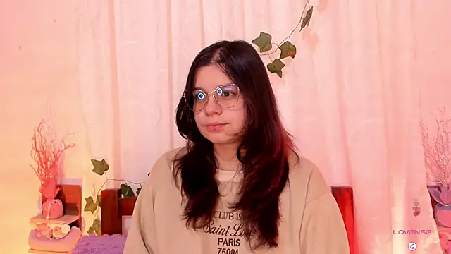 Snapshot of Mey_moon chatting on February 2025 08:03:02 PM Mey moon online show from February 2025 08:03:02 PM