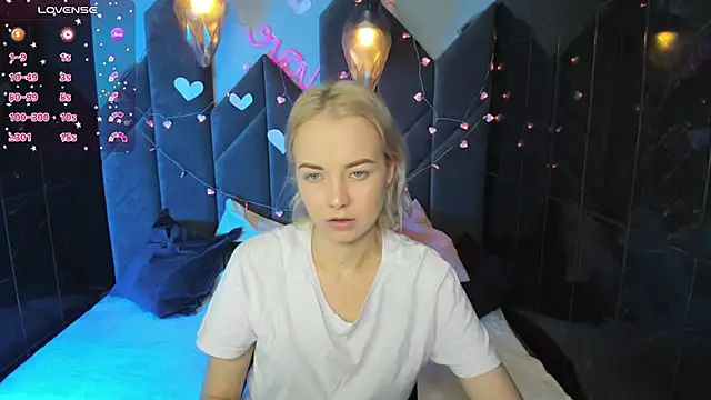 Snapshot of StephanieSweety chatting on February 2025 02:02:01 PM StephanieSweety online show from February 2025 02:02:01 PM